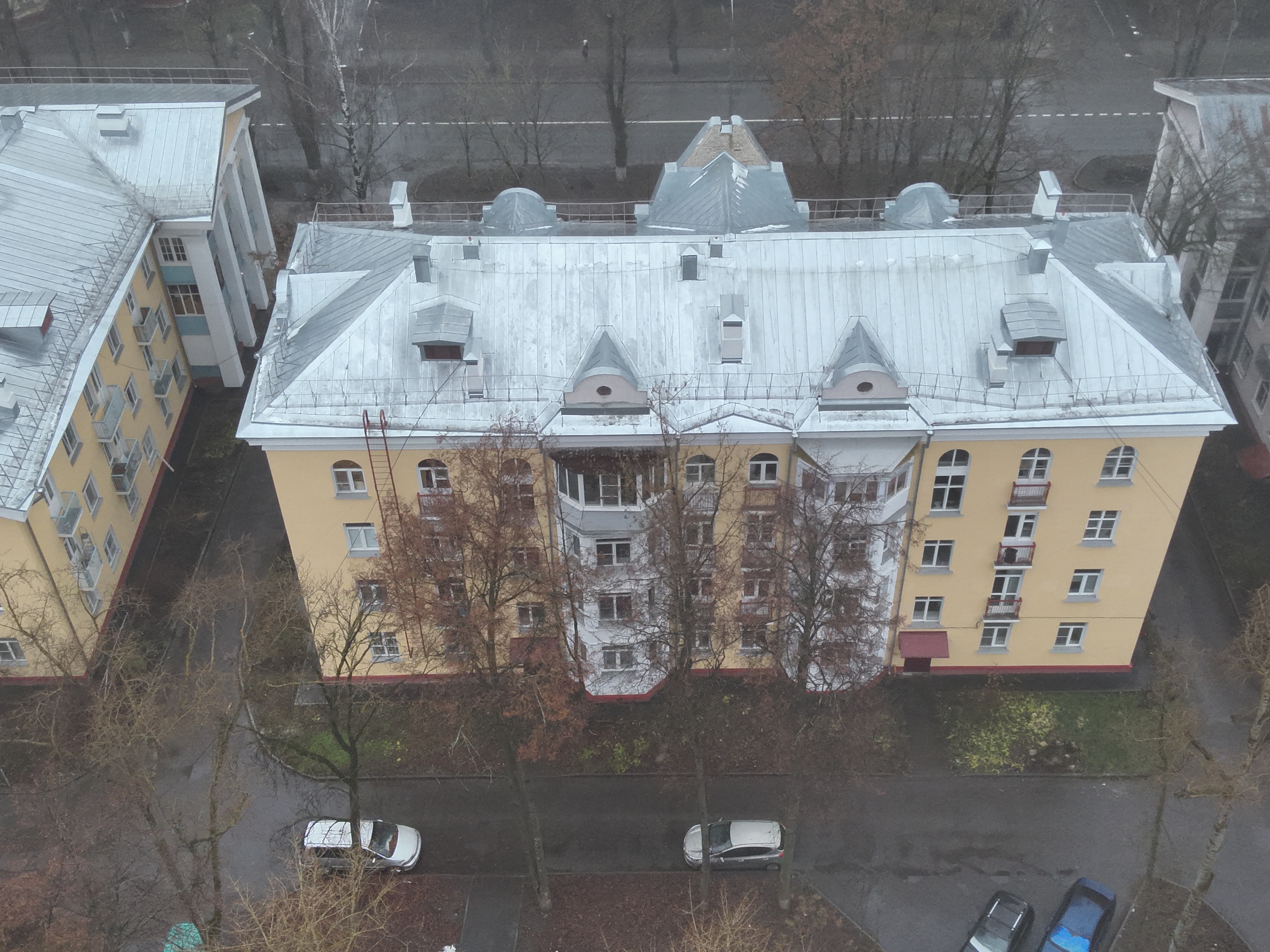Ансамбль жилых домов, Циолковского 19 — вид 3